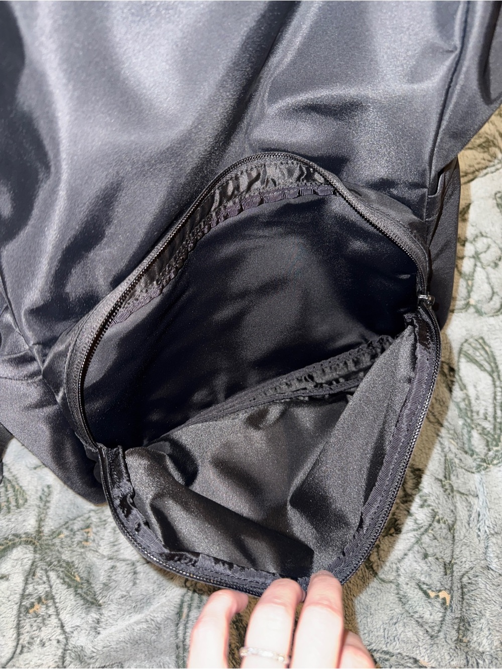 lululemon everywhere backpack 22L - Picture 9 of 12